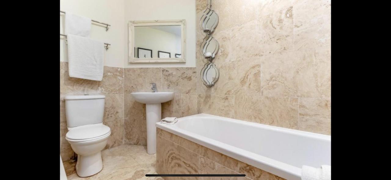 Private Apartment - 3 Bedrooms Χαρογκέιτ Εξωτερικό φωτογραφία